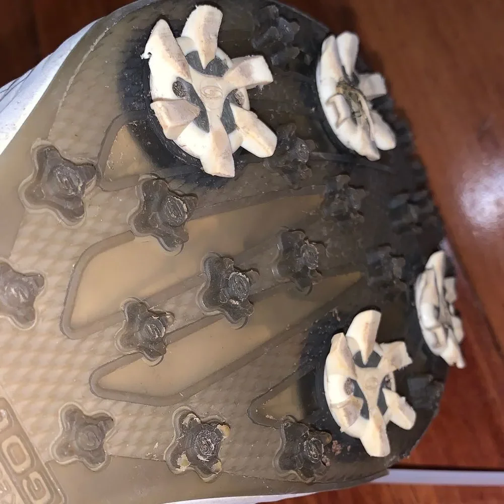 Skechers women’s Black Athletic Golf cleats Sneakers with White Accents size 7.5